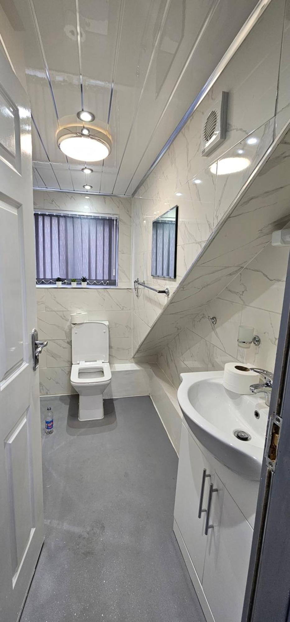 Luxury Four Bedroom House برادفورد المظهر الخارجي الصورة